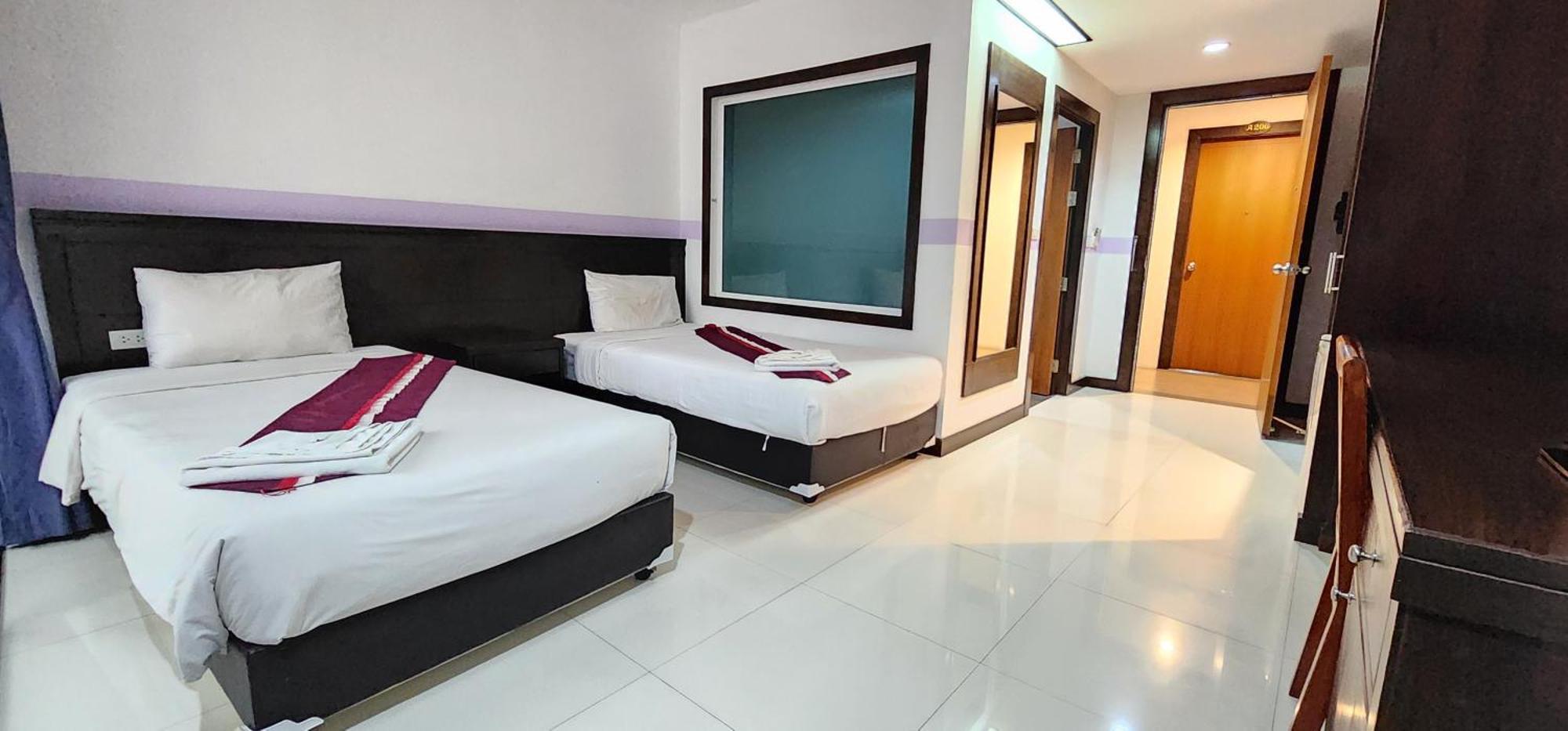 D C Patong Otel Dış mekan fotoğraf