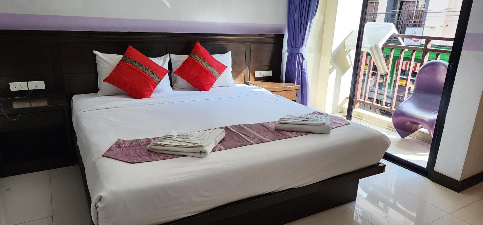 D C Patong Otel Dış mekan fotoğraf