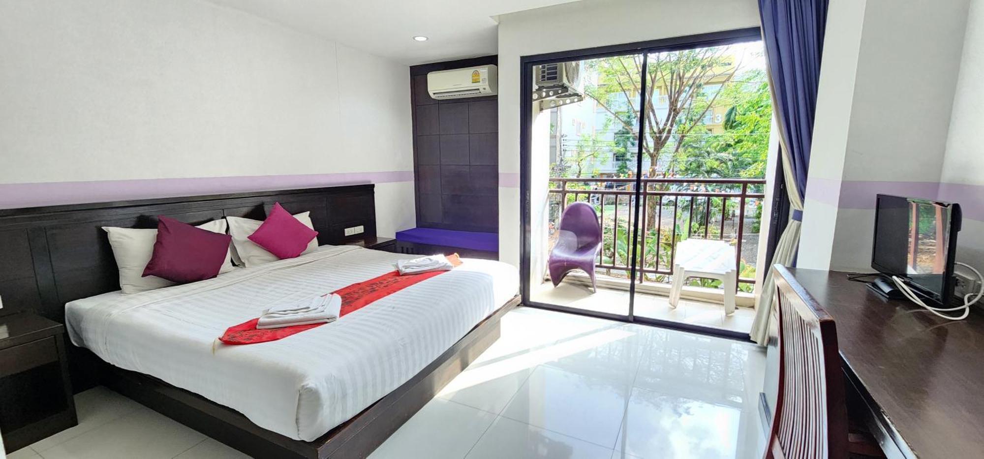 D C Patong Otel Dış mekan fotoğraf
