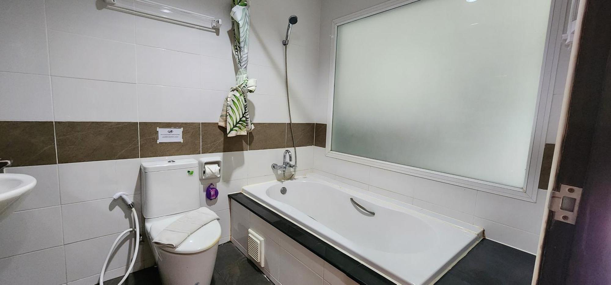 D C Patong Otel Dış mekan fotoğraf