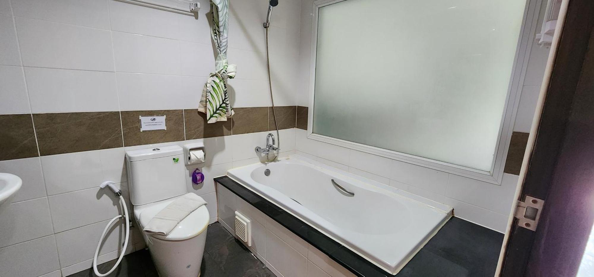 D C Patong Otel Dış mekan fotoğraf