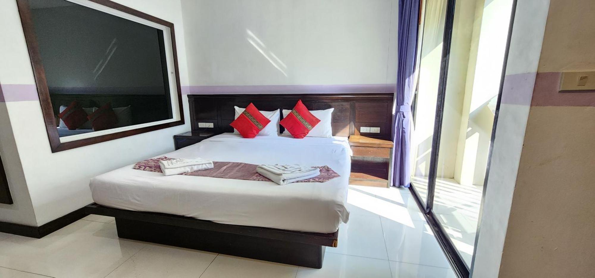 D C Patong Otel Dış mekan fotoğraf