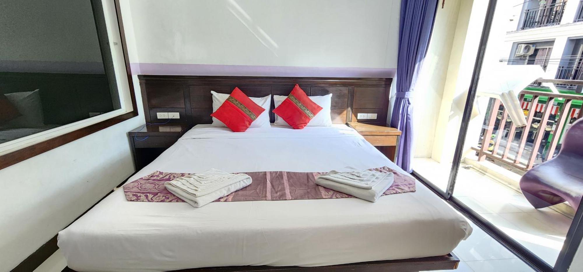 D C Patong Otel Dış mekan fotoğraf