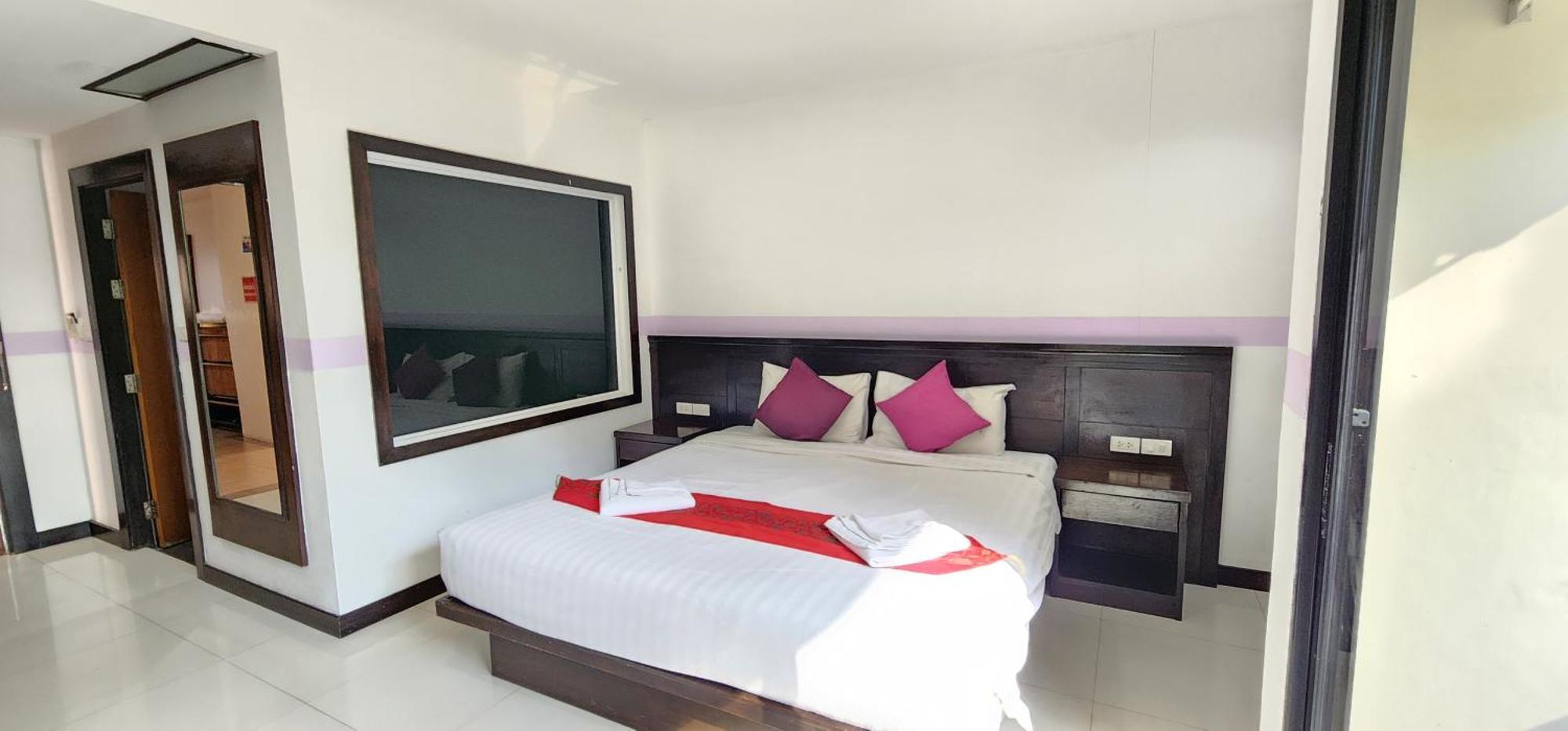 D C Patong Otel Dış mekan fotoğraf