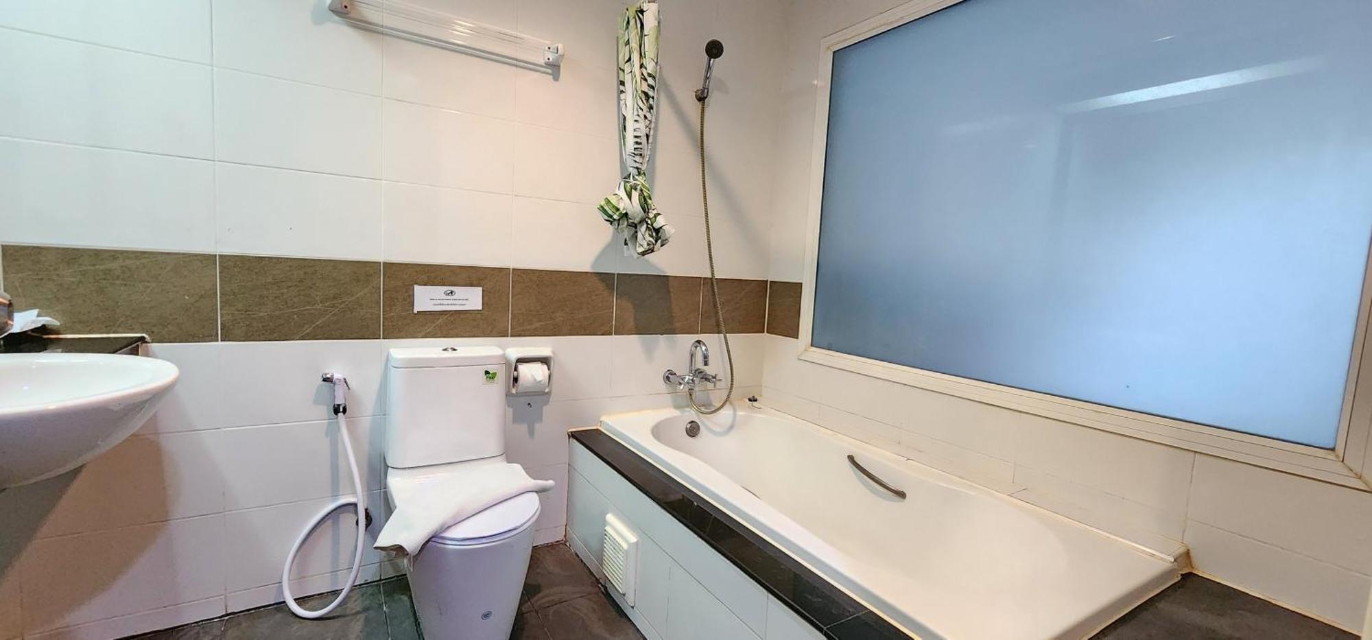 D C Patong Otel Dış mekan fotoğraf