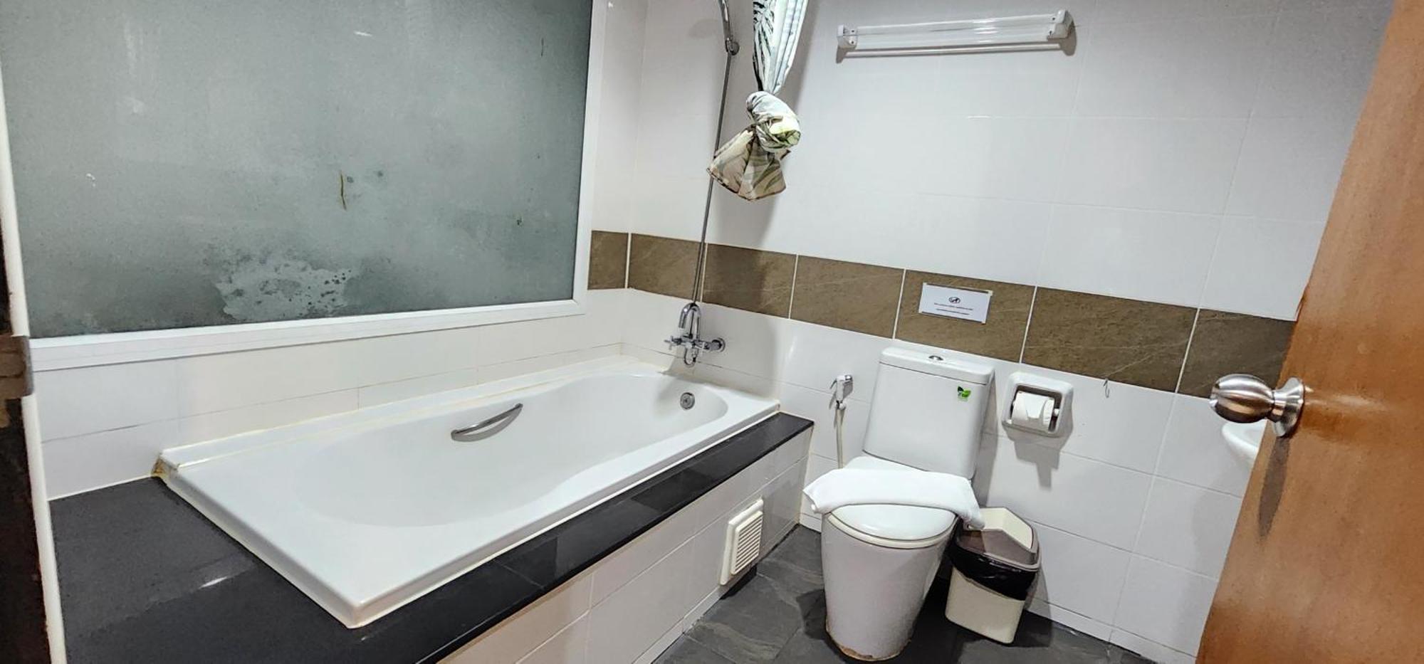 D C Patong Otel Dış mekan fotoğraf