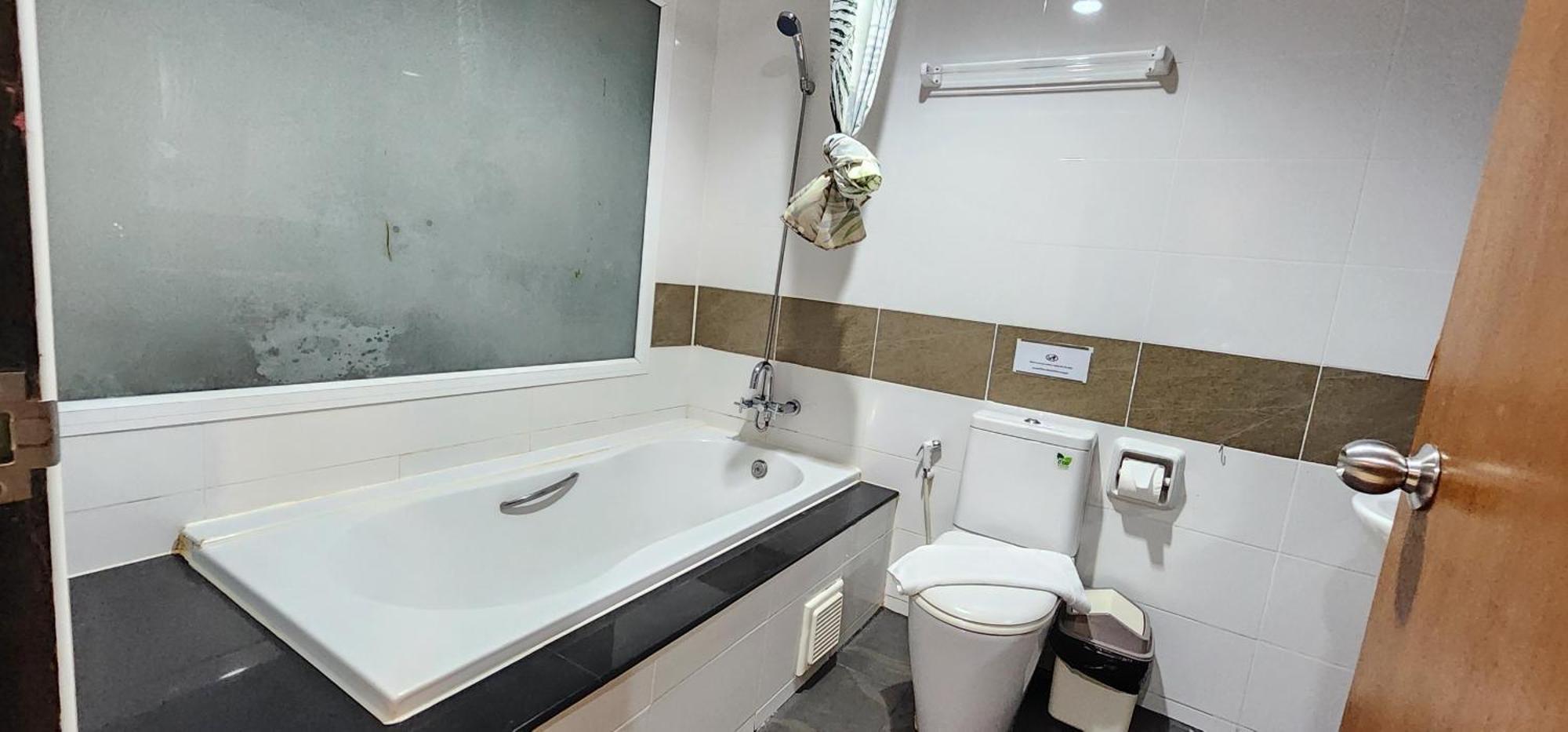 D C Patong Otel Dış mekan fotoğraf