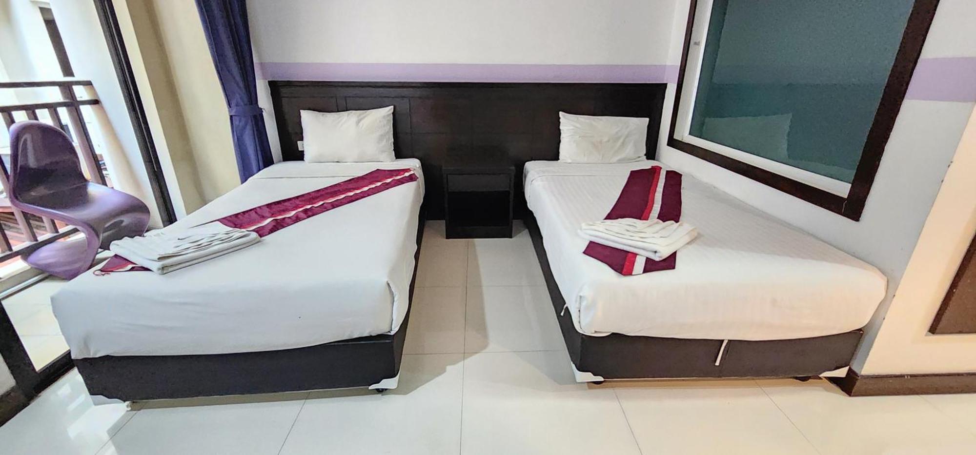 D C Patong Otel Dış mekan fotoğraf