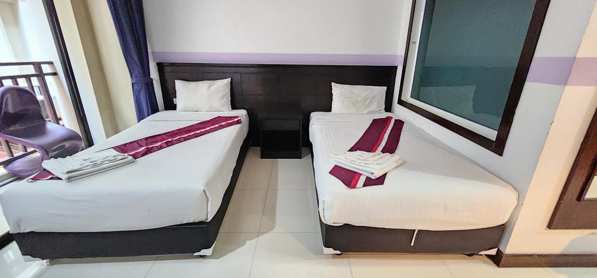 D C Patong Otel Dış mekan fotoğraf