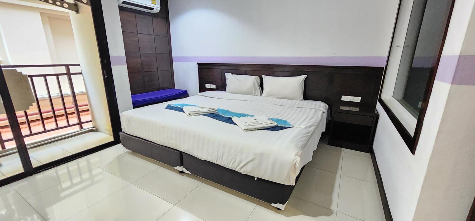 D C Patong Otel Dış mekan fotoğraf