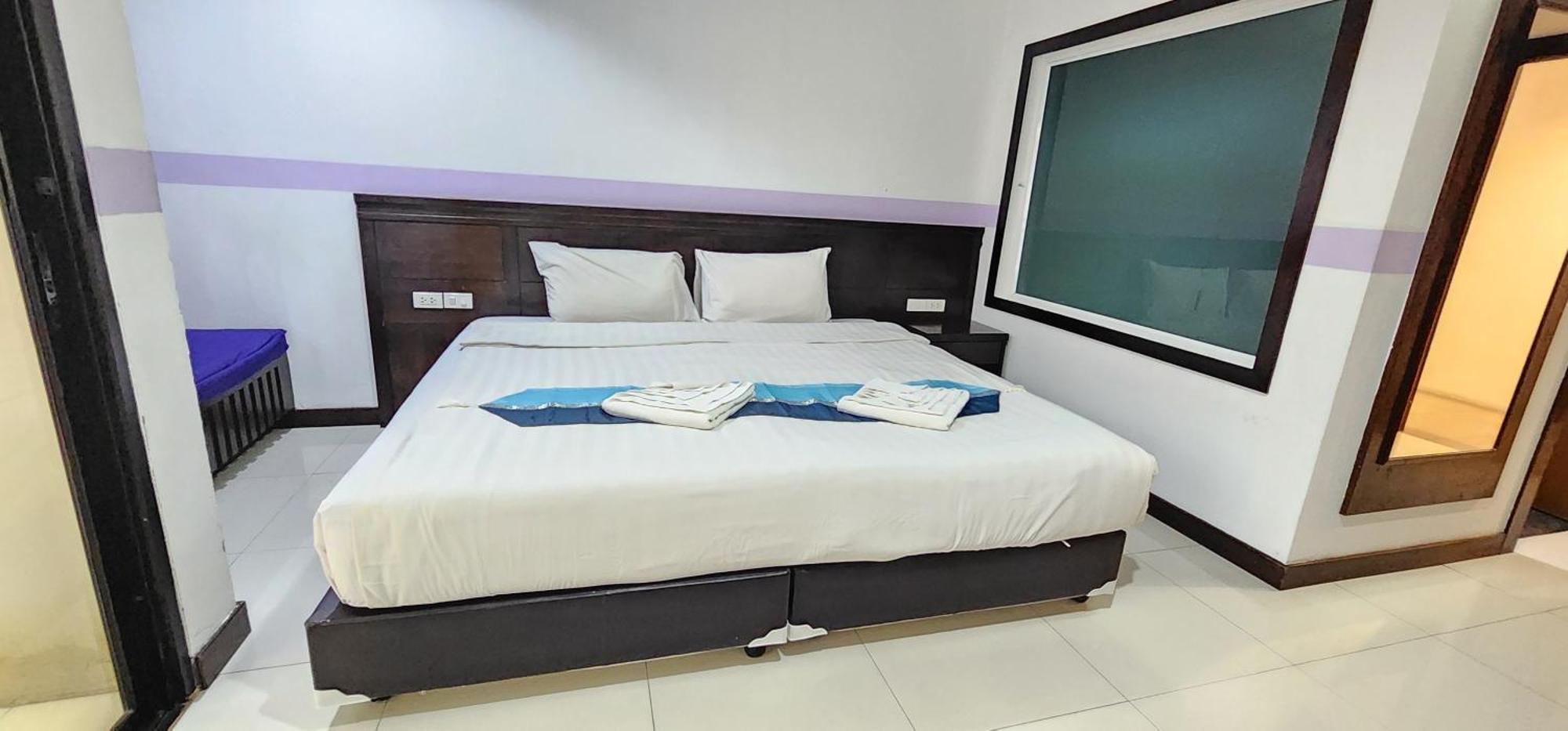 D C Patong Otel Dış mekan fotoğraf