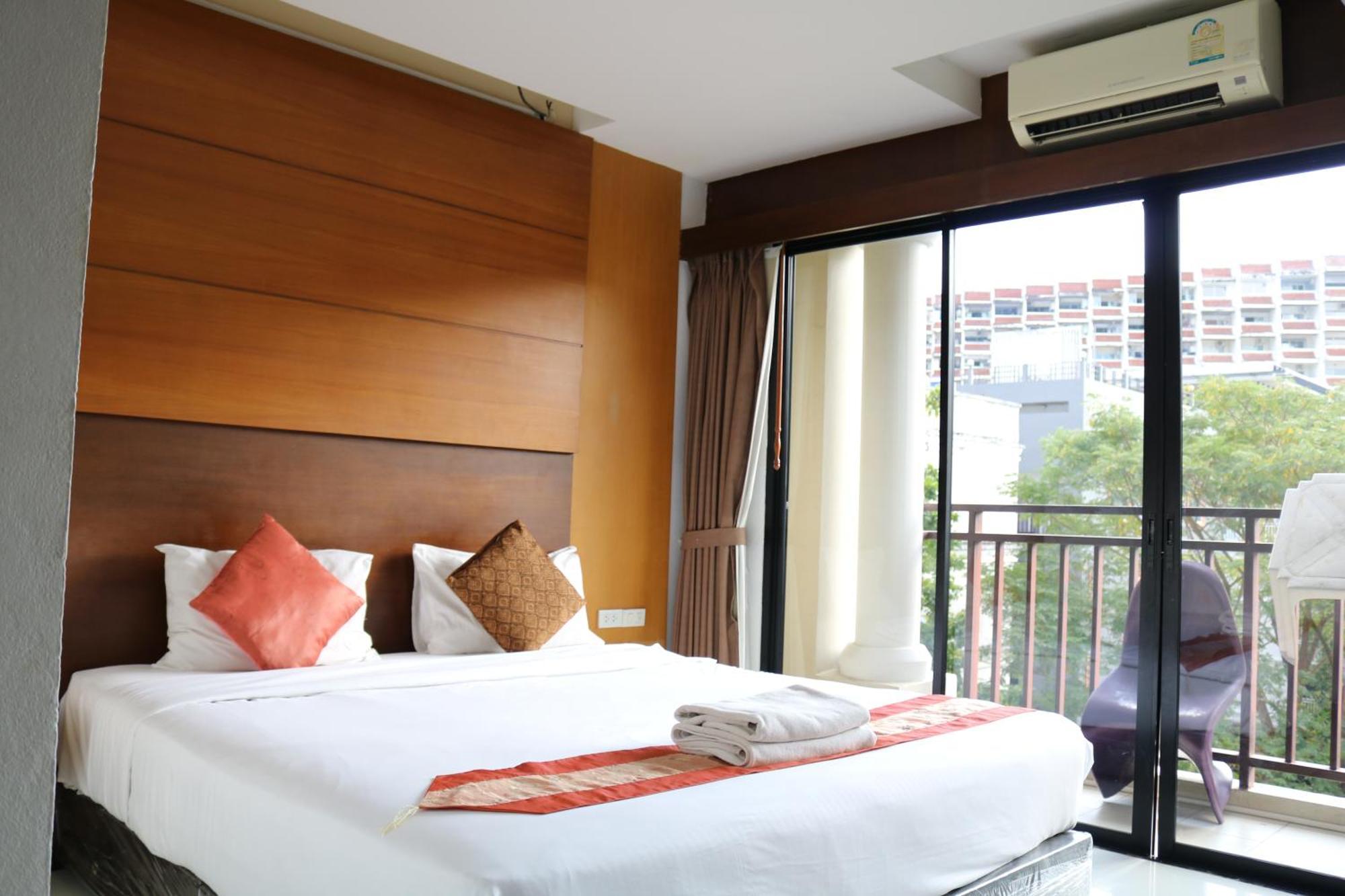 D C Patong Otel Dış mekan fotoğraf